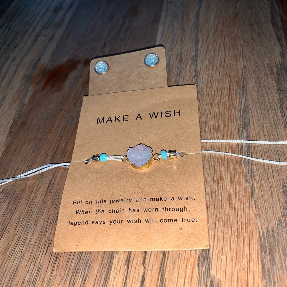 Earrings and bracelet set